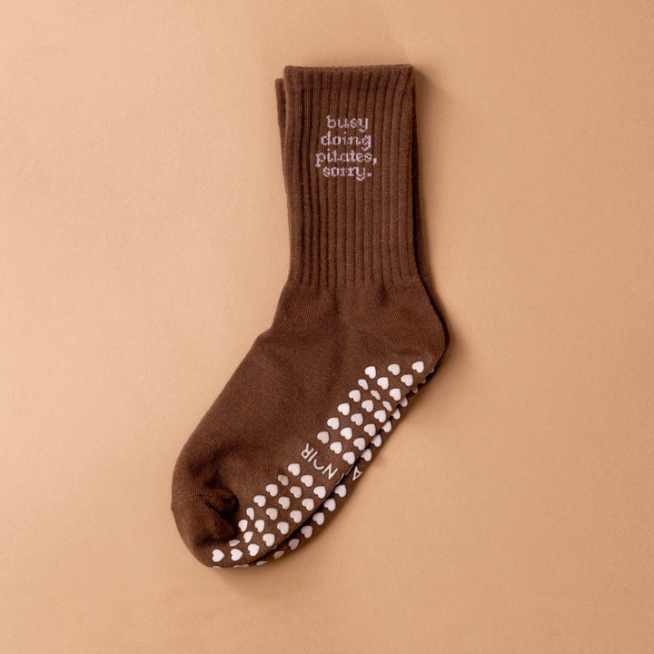 Grip Socken  "Busy Doing Pilates/ meet me for matcha Braun"