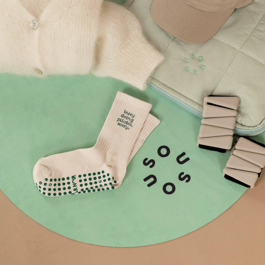 Grip Socken  "Busy Doing Pilates/ meet me for matcha Braun"